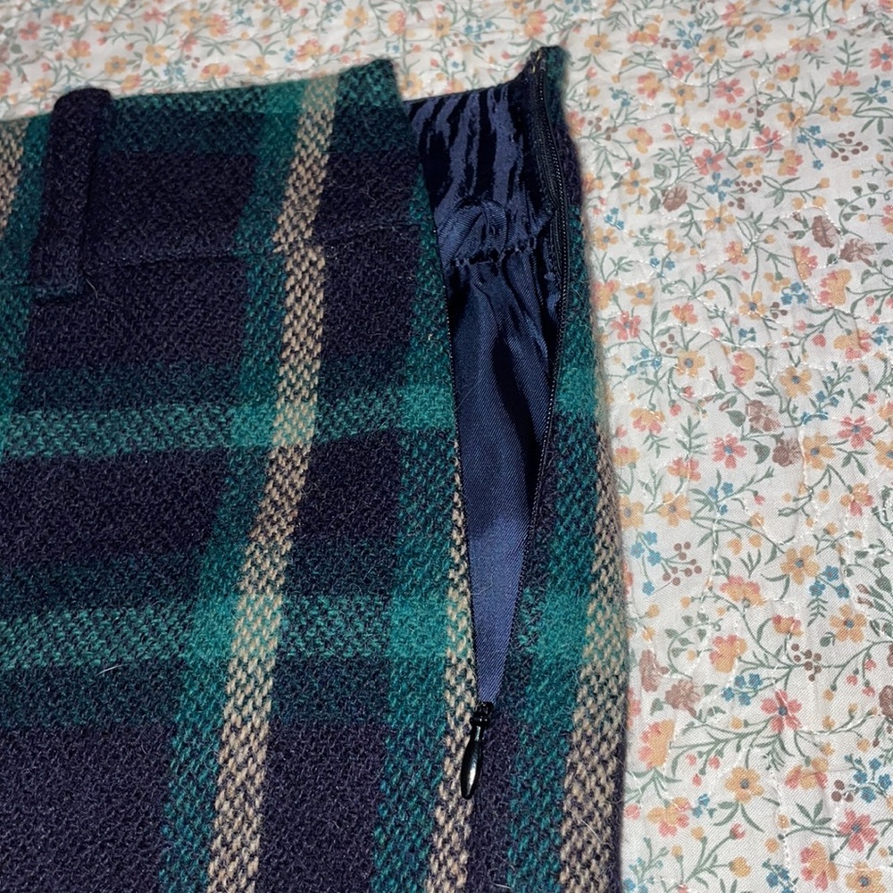 Ralph Lauren wool plaid skirt - Picture 4 of 4